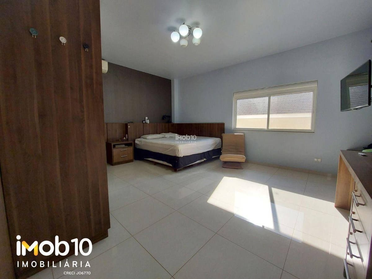 SOBRADO A VENDA COM 7 SUITES NO CONDOMÍNIO FECHADO SOLAR DAS PALMEIRAS - PORTO BELO - FOZ DO IGUAÇU/PR