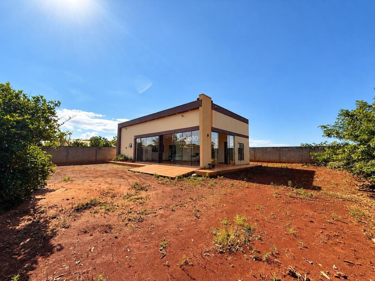 CHÁCARA Á VENDA COM CASA NO LOTE GRANDE A 800m DA AV. REPUBLICA ARGENTINAEM FOZ DO IGUAÇU