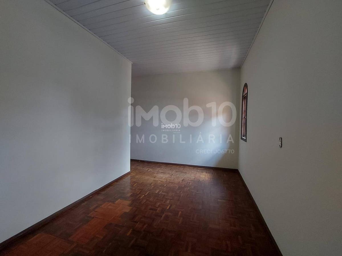 SOBRADO COM 4 QUARTOS A VENDA NO CENTRO DE FOZ DO IGUAÇU - PR