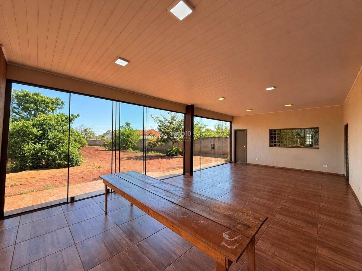 CHÁCARA Á VENDA COM CASA NO LOTE GRANDE A 800m DA AV. REPUBLICA ARGENTINAEM FOZ DO IGUAÇU