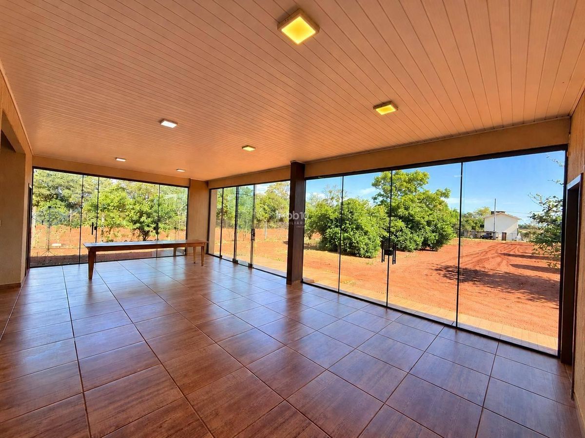 CHÁCARA Á VENDA COM CASA NO LOTE GRANDE A 800m DA AV. REPUBLICA ARGENTINAEM FOZ DO IGUAÇU