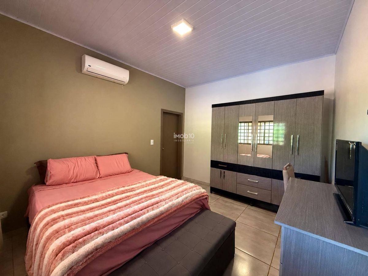 CHÁCARA Á VENDA COM CASA NO LOTE GRANDE A 800m DA AV. REPUBLICA ARGENTINAEM FOZ DO IGUAÇU