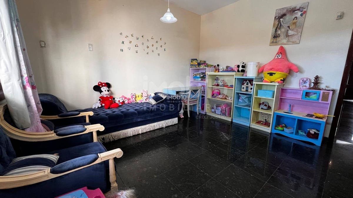 SOBRADO COMERCIAL PARA ALUGUEL (R$20.000,00) OU VENDA NO JARDIM FESTUGATO EM FOZ DO IGUAÇU - PR