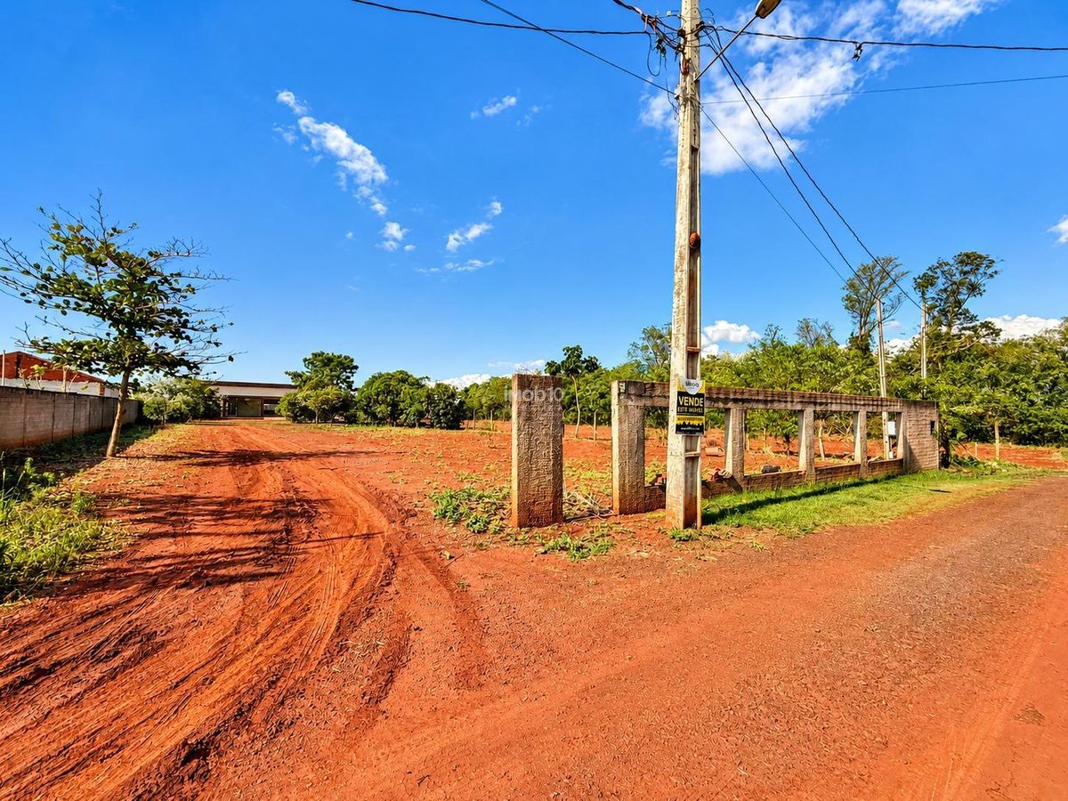 CHÁCARA Á VENDA COM CASA NO LOTE GRANDE A 800m DA AV. REPUBLICA ARGENTINAEM FOZ DO IGUAÇU