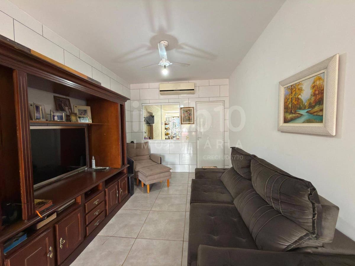 CASA COM 2 QUARTOS A VENDA NO JARDIM NOVO HORIZONTE EM FOZ DO IGUAÇU - PR