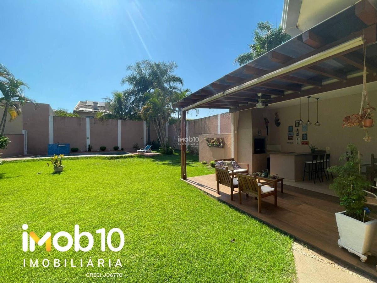 SOBRADO COM 4 QUARTOS A VENDA NO CONDOMÍNIO FECHADO SOLAR DAS CRISÁLIDAS EM FOZ DO IGUAÇU - PR