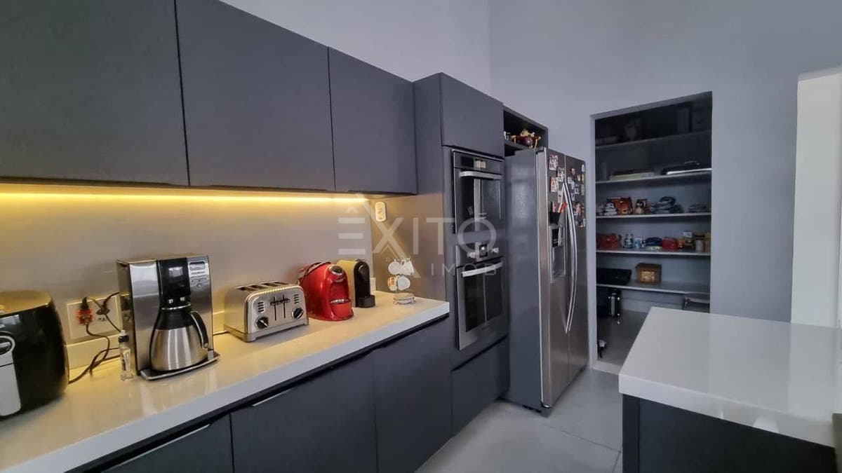 Casa, 3 quartos, 280 m² - Foto 4