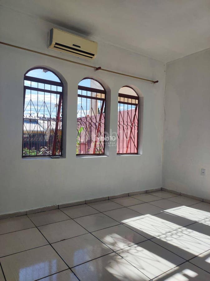 CASA COM 1 SUÍTE À VENDA NO JARDIM CURITIBANO - FOZ DO IGUAÇU/PR