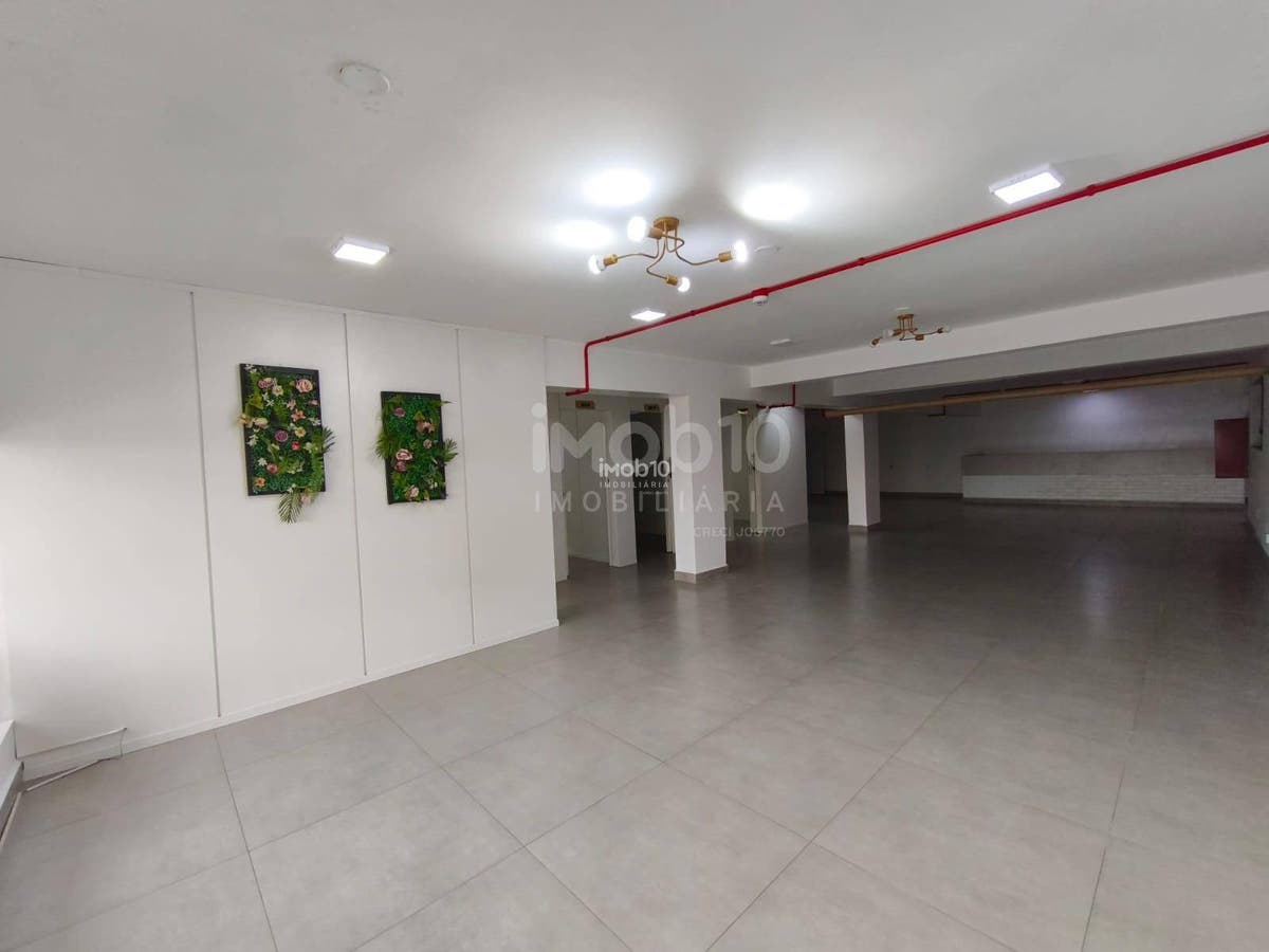 SALA COMERCIAL PARA ALUGAR (R$5.000,00) TÉRREA COM SOBRELOJA NO EDIFÍCIO METROPOLE - CENTRO - FOZ DO IGUAÇU/PR.