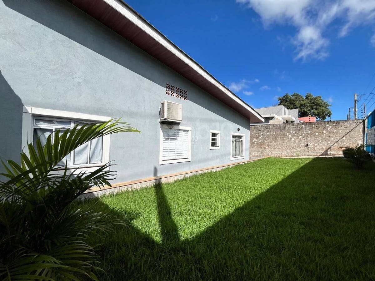CASA TERREA  À VENDA COM 3 SUÍTES NO PARQUE IMPERATRIZ - FOZ DO IGUAÇU/PR
