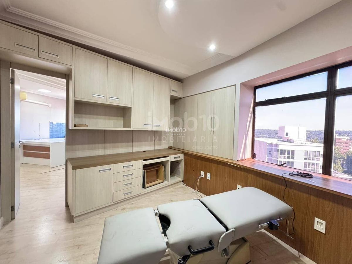 SALA COMERCIAL PARA VENDA NO EDIFÍCIO MARAJOARAS NO CENTRO DE FOZ DO IGUAÇU - PR