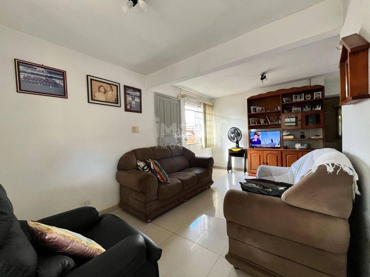 CASA COM 3 QUARTOS À VENDA NO CONJUNTO LIBRA EM FOZ DO IGUAÇU/PR