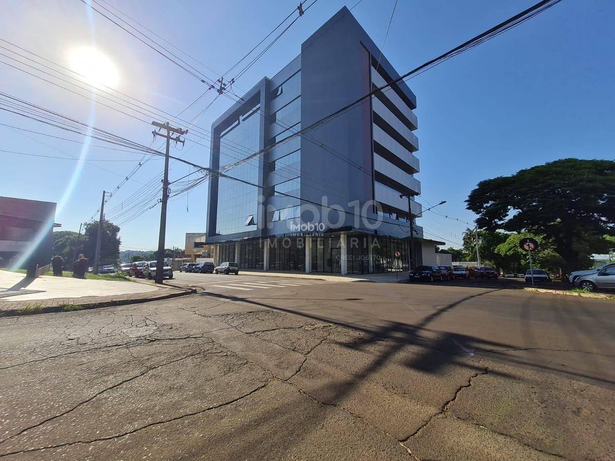SALA COMERCIAL À VENDA NO LIFE OFFICE EM FOZ DO IGUAÇU/PR.
