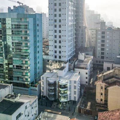 Apto 4 dorms (2 suítes) — A 30 passos do Mar, Itapema/SC - Apartamento em Meia Praia, Itapema - para locação - Portal Imóveis Itapema
