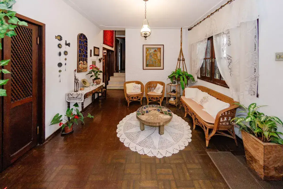 Residencial › Casa no Sion com 260,00 (M²), 4 quartos e 3 vagas para Venda - Casa em Sion, Belo Horizonte - à venda - Silvio Ximenes Imobiliária