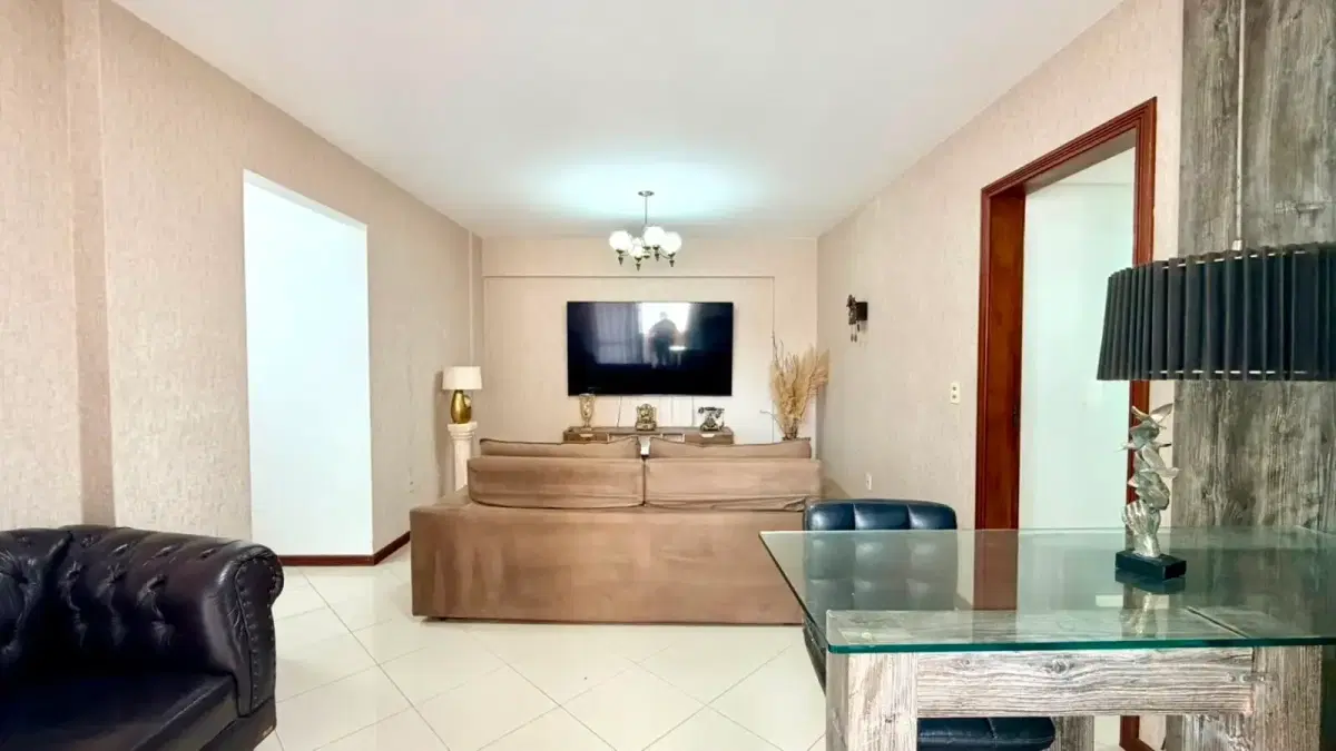 Apartamento Amplo com 3 Dormitórios, Suíte e Sacada com Churrasqueira no Balneário – Florianópolis/SC - Apartamento em Balneário, Florianópolis - à venda - Conceito Imóveis