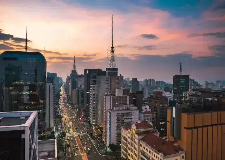 Selic cai para 13,75%: o que muda para o mercado imobiliário?