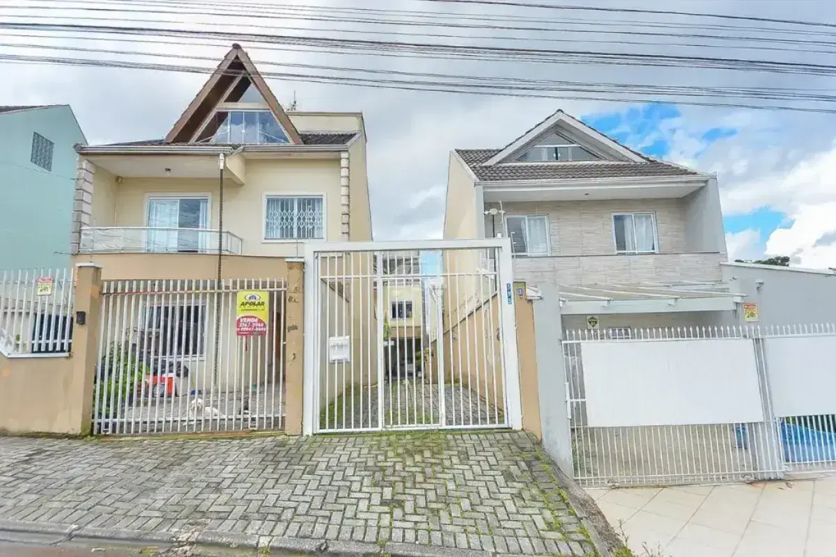Sobrado com 4 Quartos, 1 Suíte, 200M², Aluguel de R$ 4.900,00 + Taxas - Uberaba, Curitiba (Pr) - Sobrado em Uberaba, Curitiba - para locação - EMG&J Assessoria Imobiliária Ltda