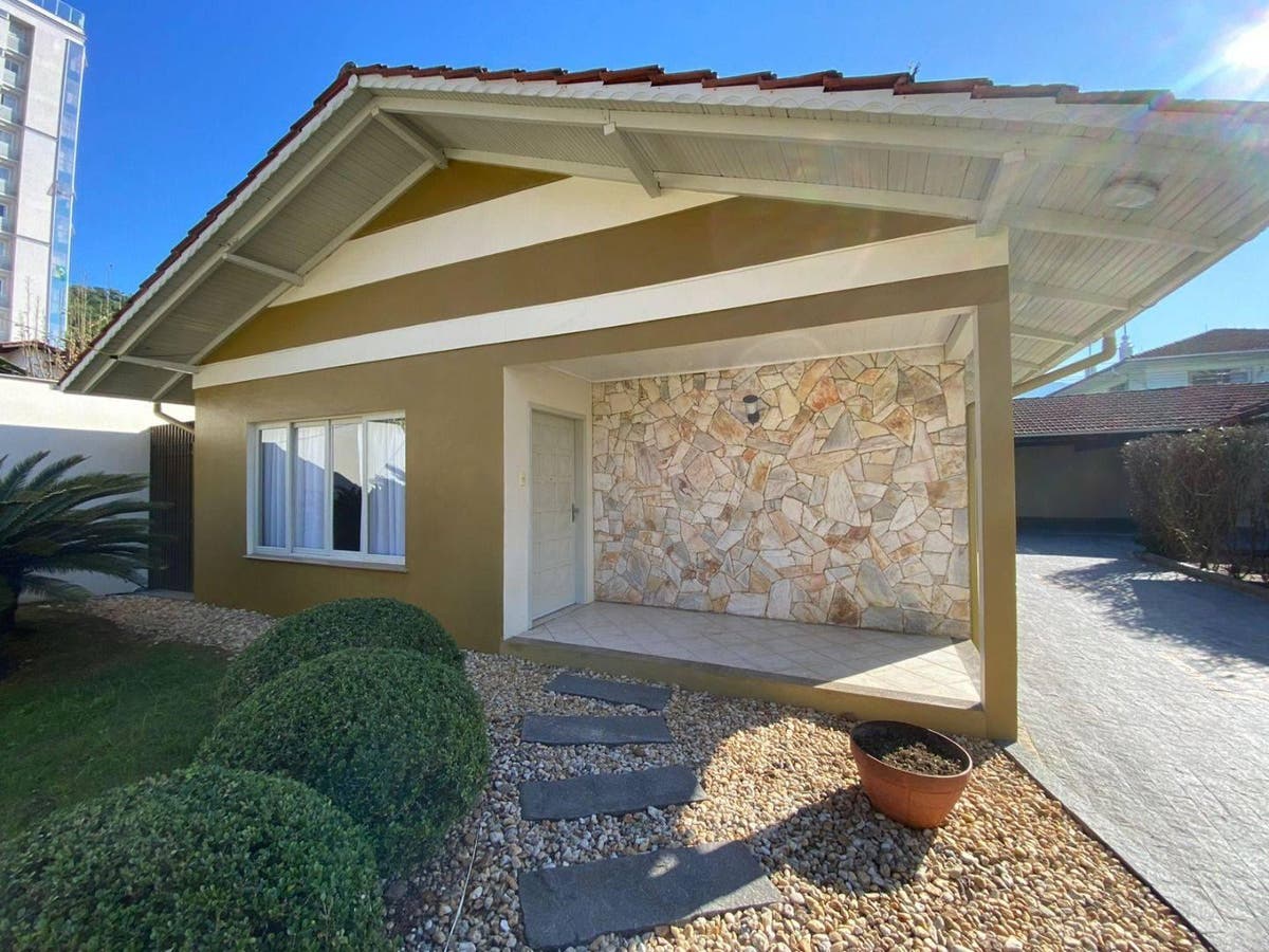 Casa com 3 dormitórios para alugar, 259 m² por R$ 6.000,00 - Centro - Jaraguá do Sul/SC - Salas Comerciais em Centro, Jaraguá do Sul - para locação - Imobiliária Piermann