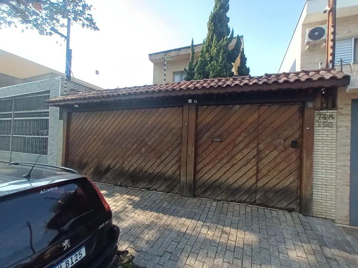 Fachada do sobrado na Vila Ré
