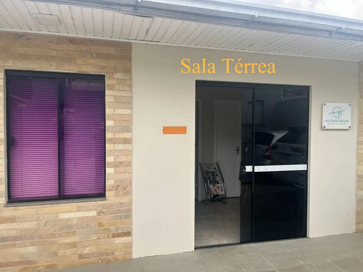 SALA COMERCIAL TÉRREA - Salas Comerciais em Centro, Guarapuava - para locação - Dom Imóveis Guarapuava
