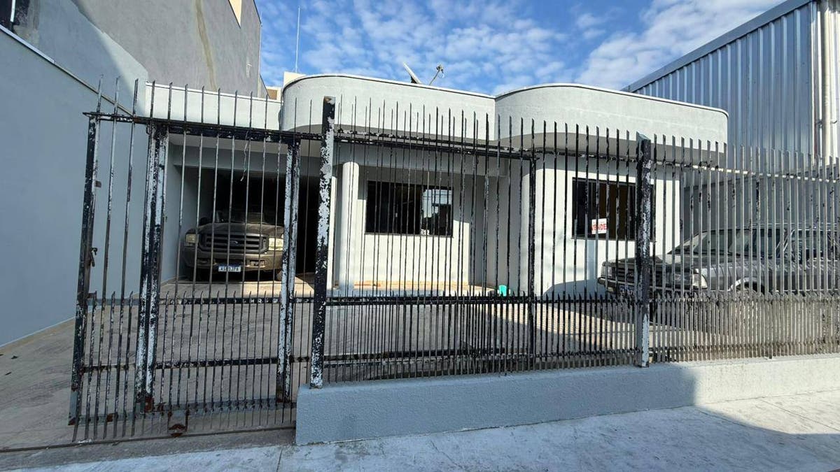 🏡✨ CASA À VENDA EM CAMBORIÚ! BAIRRO MONTE ALEGRE ✨🏡 - Casa em Monte Alegre, Camboriú - à venda - GJ Imóveis LTDA