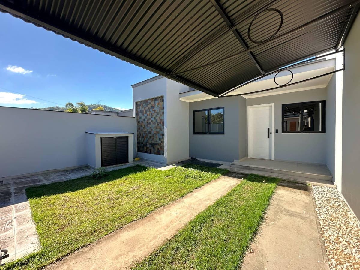 Geminado | Lot. Zurique | Três Rios do Norte | 3 quartos (1 suíte) | 86m² - Casa Geminada em Três Rios do Norte, Jaraguá do Sul - à venda - MACROimoveis.com