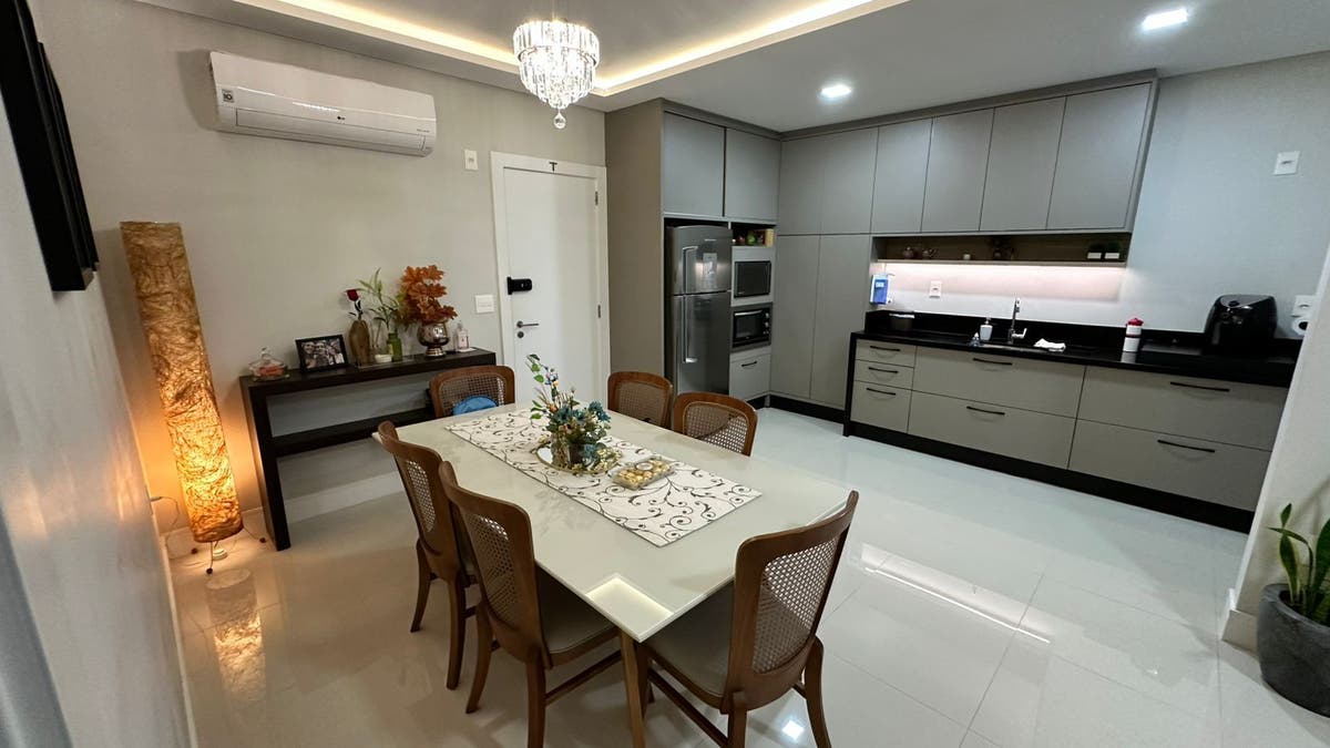 Apto 2 dormitórios (1 suíte) — Vila das Aroeiras, Itapema/SC - Apartamento em Meia Praia, Itapema - à venda - Portal Imóveis Itapema
