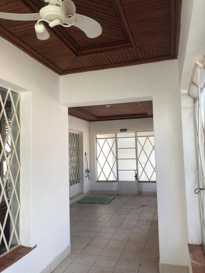 Casa/Ponto Comercial para Alugar no Centro de Avaré com 3 Quartos, Garagem para 5 Carros e Edícula nos Fundos - Avaré - Residencial e Comercial em Centro, Avaré - para locação - CRYSTAL IMÓVEIS