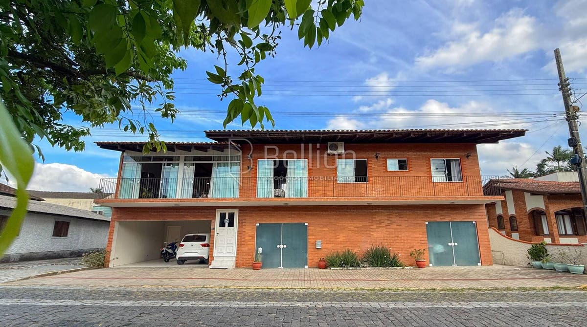 Casa com 400m² no bairro Quintino em Timbó - Residencial e Comercial - à venda - Bellion Negocios Imobiliarios LTDA