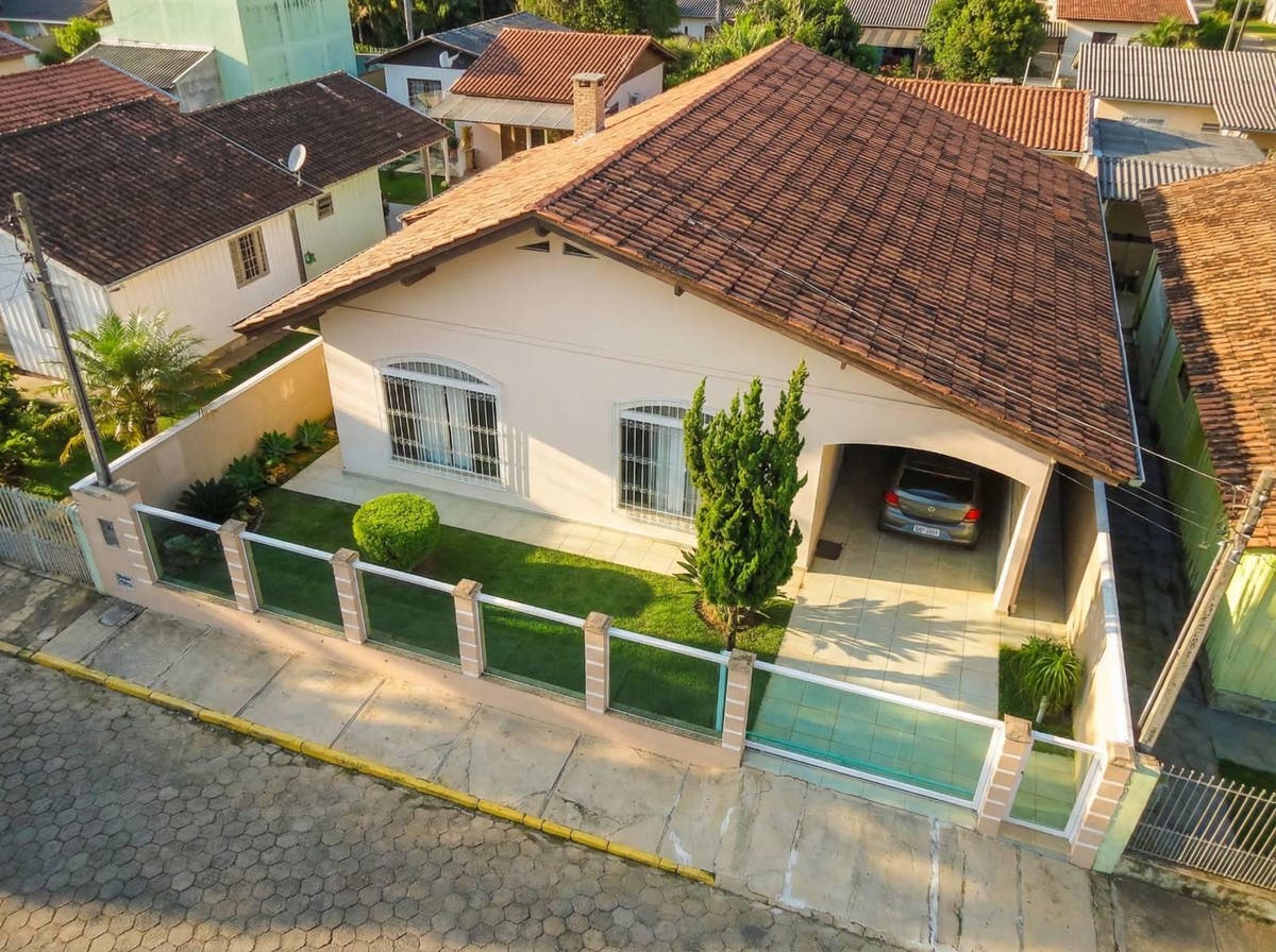 Casa de Alvenaria - Venda - 03 dormitórios - Semi Mobiliada - 200m2 - Rua Jacó Finardi - Canta Galo - Rio do Sul - Casa em Canta Galo, Rio do Sul - à venda - Cifra Imóveis e Empreendimentos Imobiliários