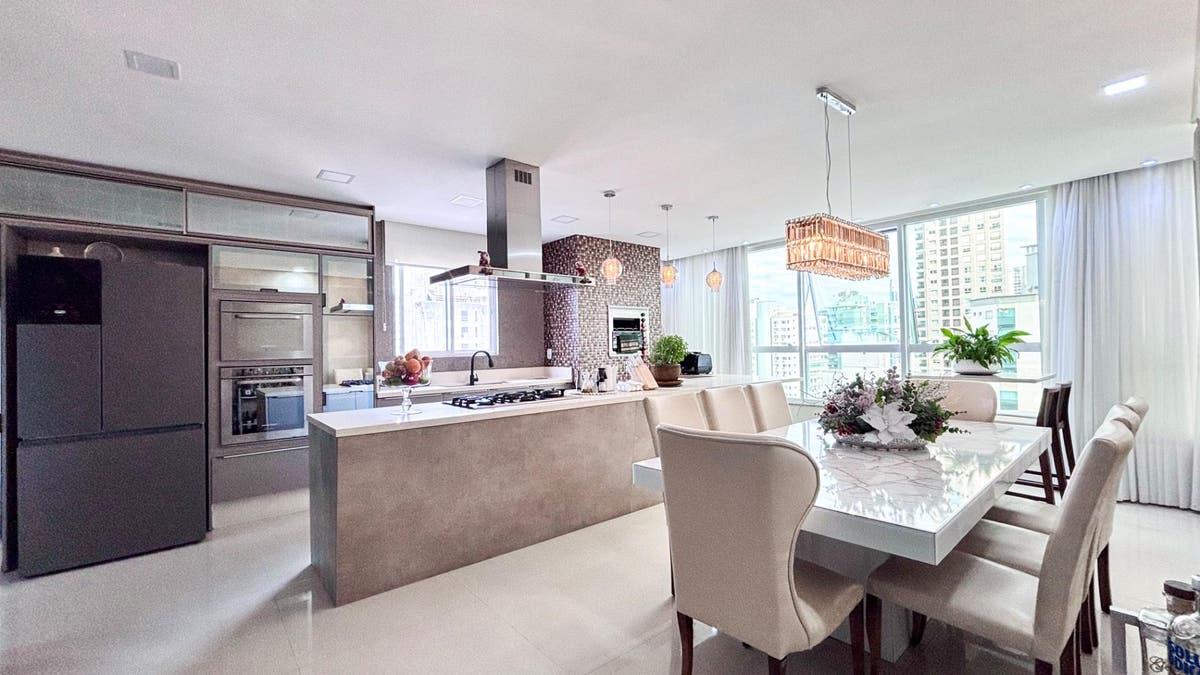 APARTAMENTO NO EDIFÍCIO LUMIERE - CENTRO, BALNEÁRIO CAMBORIÚ - Apartamento em Centro, Balneário Camboriú - para locação - Brava Norte Imóveis