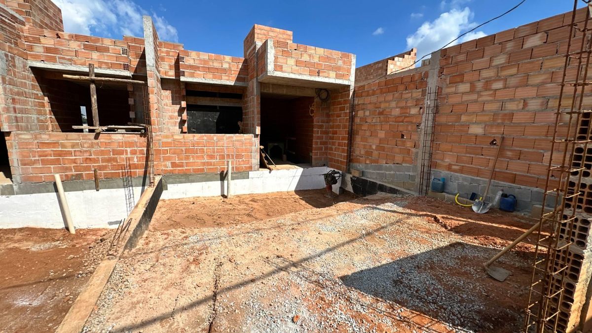 Linda Casa 2 Pavimentos com 3 Quartos 1 suíte no Guarujá Mansões - Casa Geminada em Guarujá Mansões, Betim - à venda - Via M Empreendimentos Imobiliários Ltda