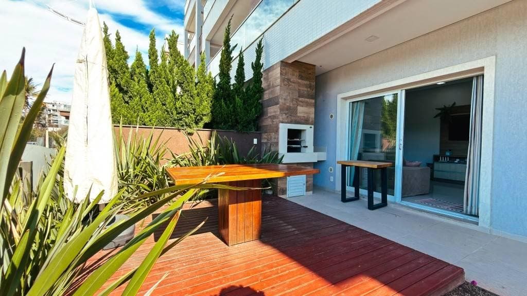 Apartamento Casa Com Pátio Privado e 3 Dormitórios a venda na praia de mariscal em bombinhas sc / COD: V354 - Apartamento em Mariscal, Bombinhas - à venda - Lucas Da Silva