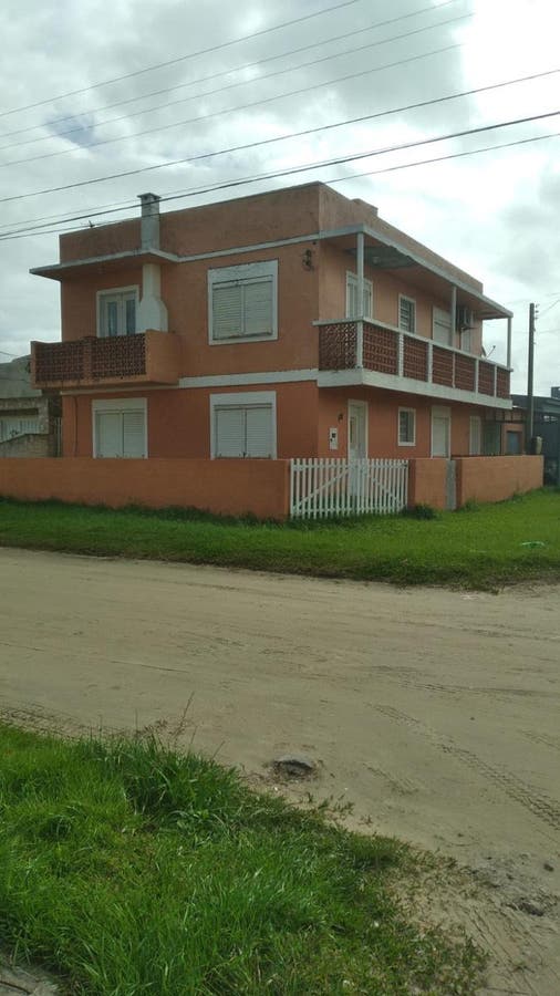 Apartamento a 100 metros da passarela da praia até 6 pessoas - Casa em Cassino, Rio Grande - para temporada - SANDRA ALUGA E VENDE IMÓVEIS NO CASSINO