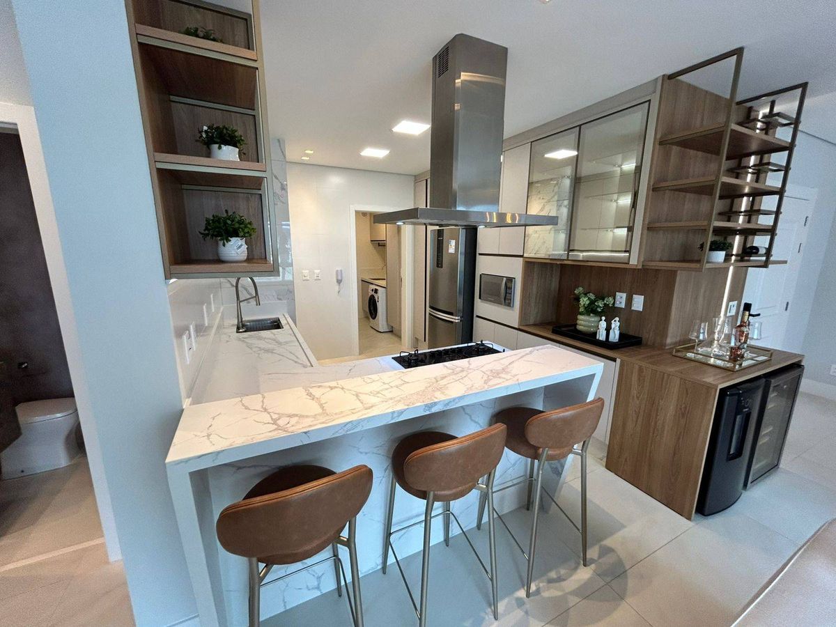 APARTAMENTO PARA ALUGAR NO SOLAR DI CAPRI RESIDENCE EM BALNEÁRIO CAMBORIÚ | 4 DORMITÓRIOS | MOBILIADO | 2 SUÍTES - Apartamento em Centro, Balneário Camboriú - para locação - Imóveis na Brava