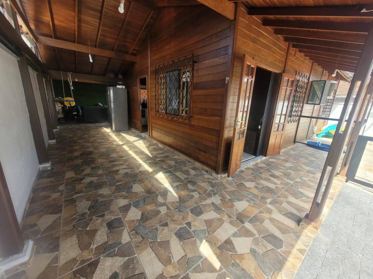 Casa para Venda no bairro Centro, localizado na cidade de Camboriú / SC. - Casa em Tabuleiro, Camboriú - à venda - GJ Imóveis LTDA