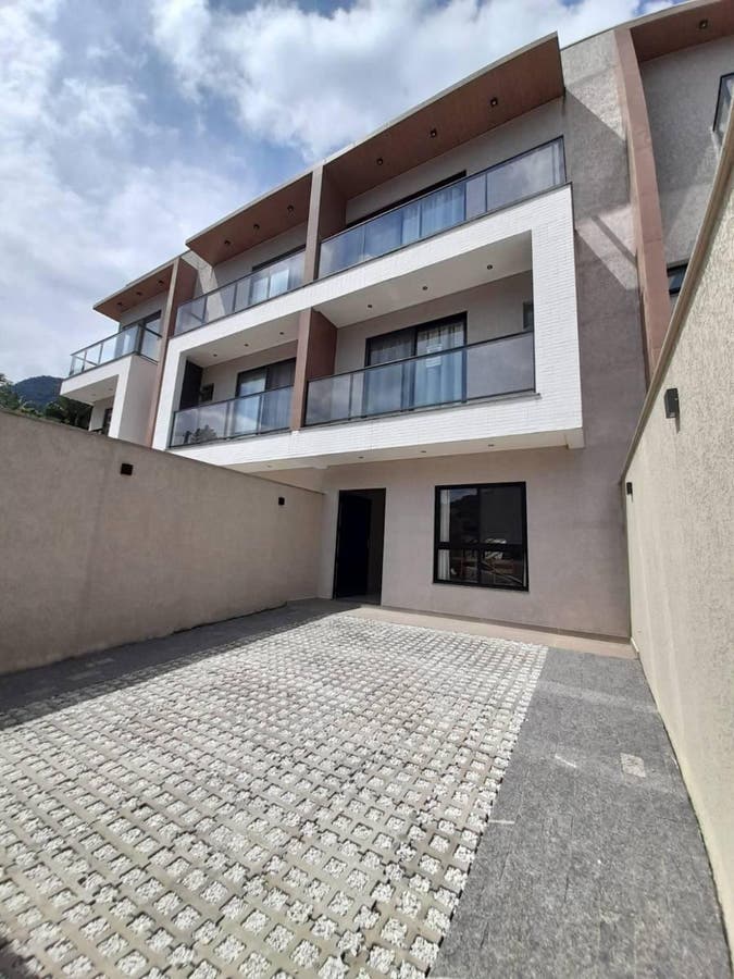 Casa com 3 Suites , Vila Baependi - Jaraguá do Sul - Casa em Vila Baependi, Jaraguá do Sul - à venda - Imobiliária Piermann