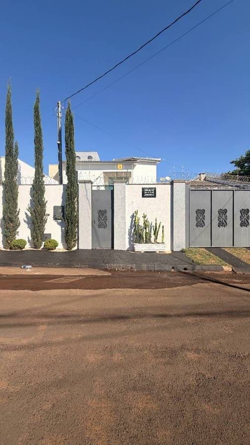 Sobrado com 4 quartos, Residencial Gameleira II - Rio Verde