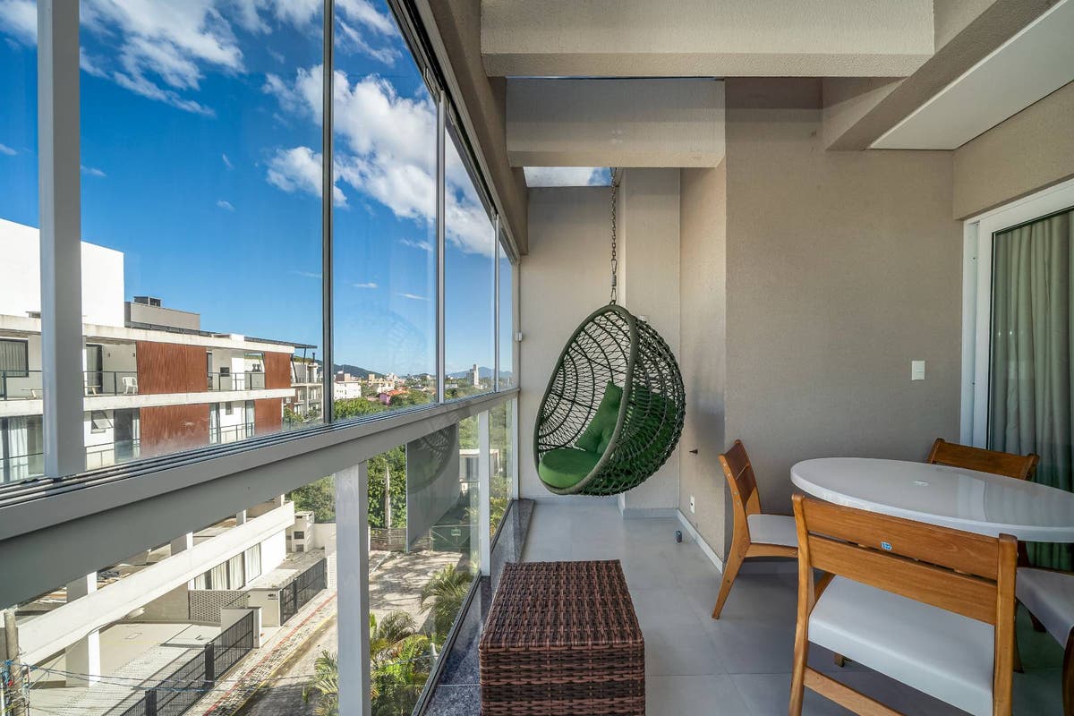 APARTAMENTO DUPLEX COM 03 SUÍTES NA PRAIA DE MARISCAL ALUGUEL DE TEMPORADA - Apartamento em Mariscal, Bombinhas - para temporada - Imobiliária KS