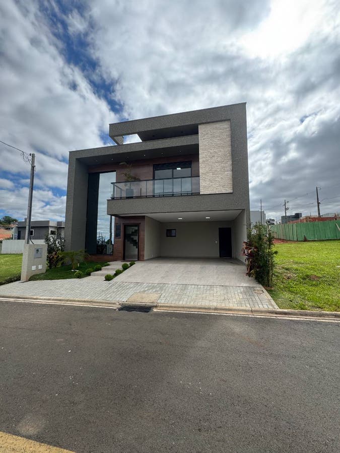 Sobrado no Ecoville com 3 suítes, pé-direito duplo e espaço gourmet - Sobrado em Contorno, Ponta Grossa - à venda - Oniesko Imóveis