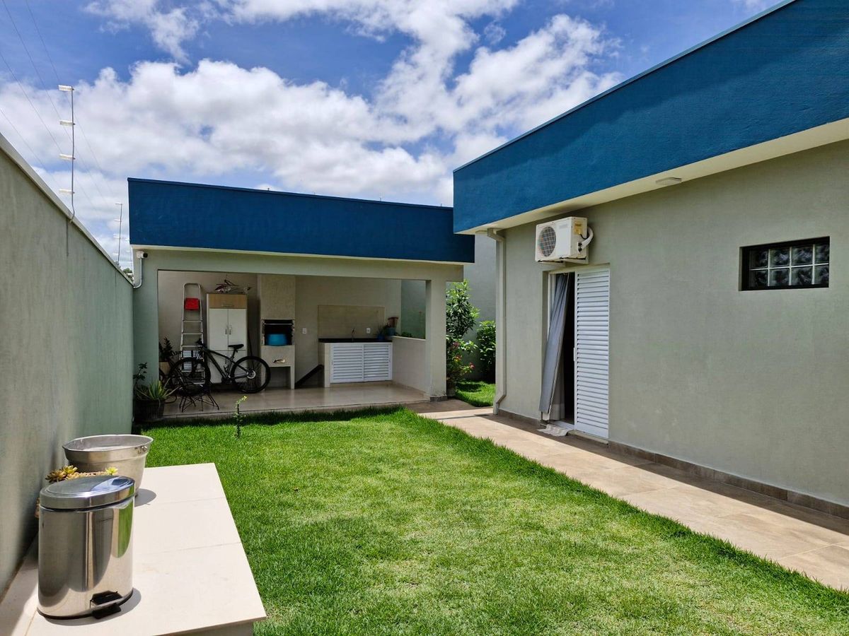 Casa à Venda com 3 Quartos, Espaço Gourmet, Móveis Planejados e Aquecedor Solar em Porto Seguro - Avaré - Casa em Loteamento Porto Seguro, Avaré - à venda - CRYSTAL IMÓVEIS