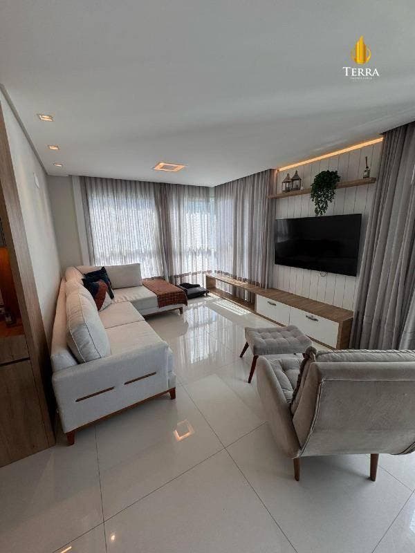 Apartamento a venda no Edifício Splendia Tower no Centro em Balneário Camboriú. - Apartamento em Centro, Balneário Camboriú - à venda - IMOBILIÁRIA TERRA ITAJAI LTDA