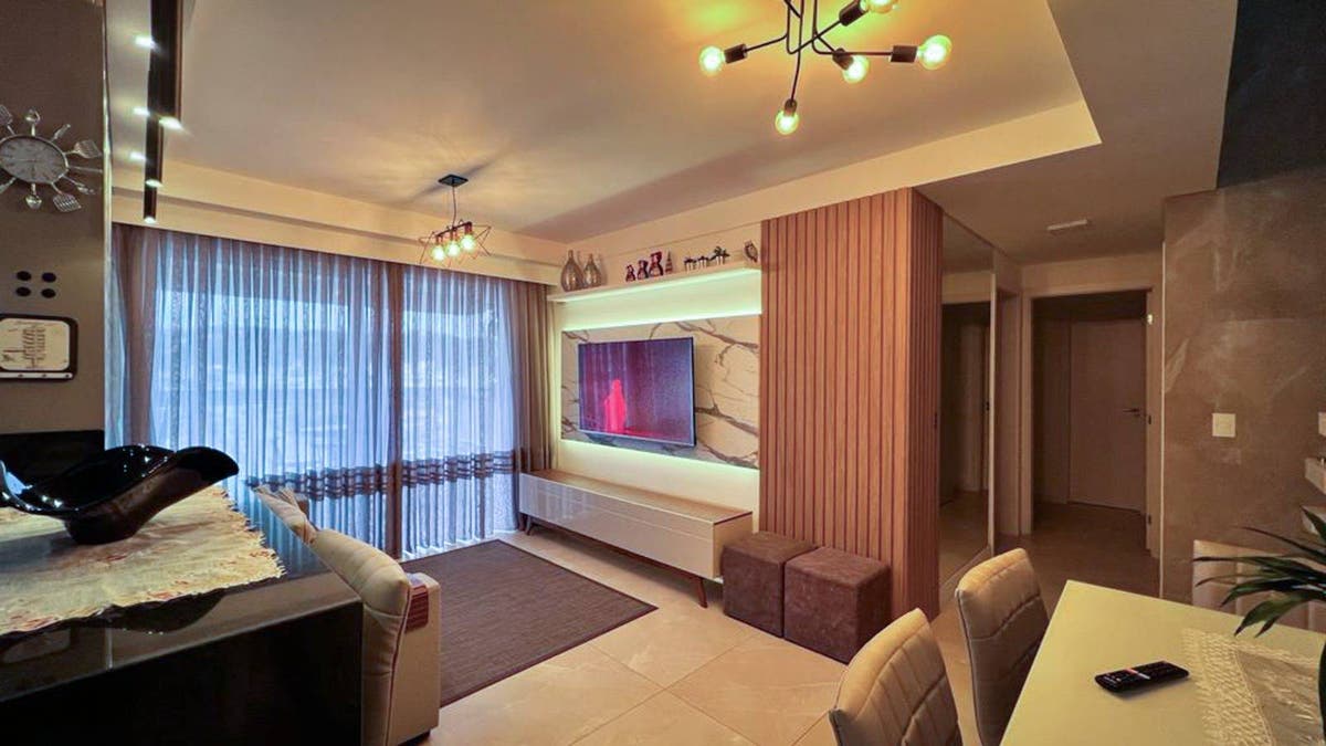 COBERTURA MOBILIADA COM 3 DORMITÓRIOS E JACUZZI EM BOMBAS - Cobertura em Bombas, Bombinhas - à venda - Imobiliária KS