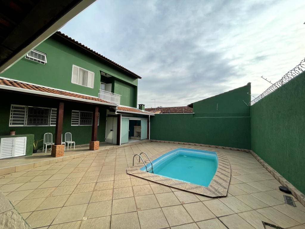 Casa 3 dormitorios sendo um suite no Condomínio St Charbel com piscina - Casa de Condomínio em Residencial São Charbel, Taubaté - à venda - ImobbDigital
