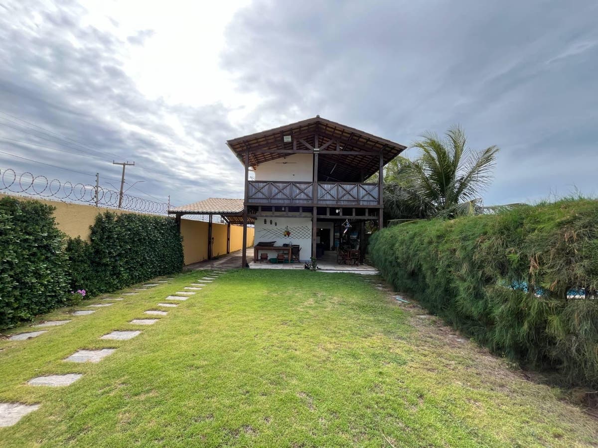 LINDA CASA COM PISCINA NA PRAIA DE AGUAS BELAS - Casa em Praia de Aguas Belas, Cascavel - à venda - Fabíola Almeida Imóveis