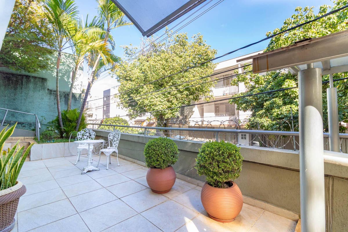 Comercial › Casa no Cruzeiro com 300,00 (M²), 6 quartos e 4 vagas para Venda - Casa em Cruzeiro, Belo Horizonte - à venda - Silvio Ximenes Imobiliária