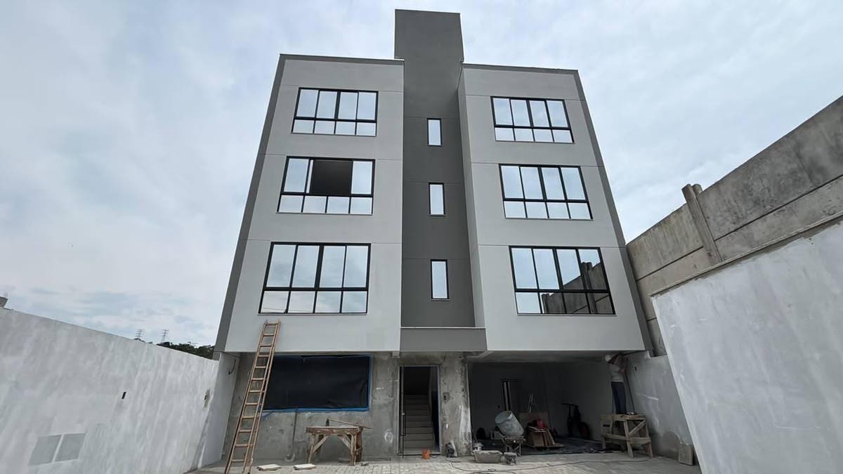Excelente empreendimento em fase de acabamentos - Apartamento em Rio Pequeno, Camboriú - à venda - Roseli Imóveis