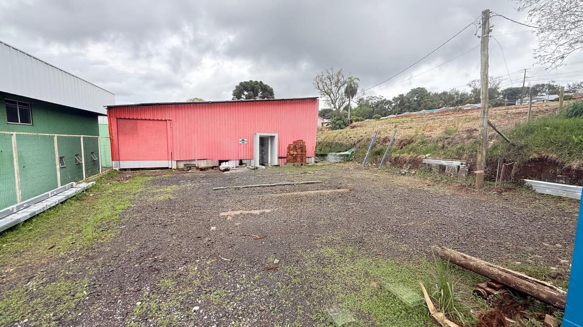 Barracão Próximo a Br158 Bairro São Francisco - Armazém / Barracão em São Francisco, Pato Branco - para locação e à venda - Imobiliária Uniq