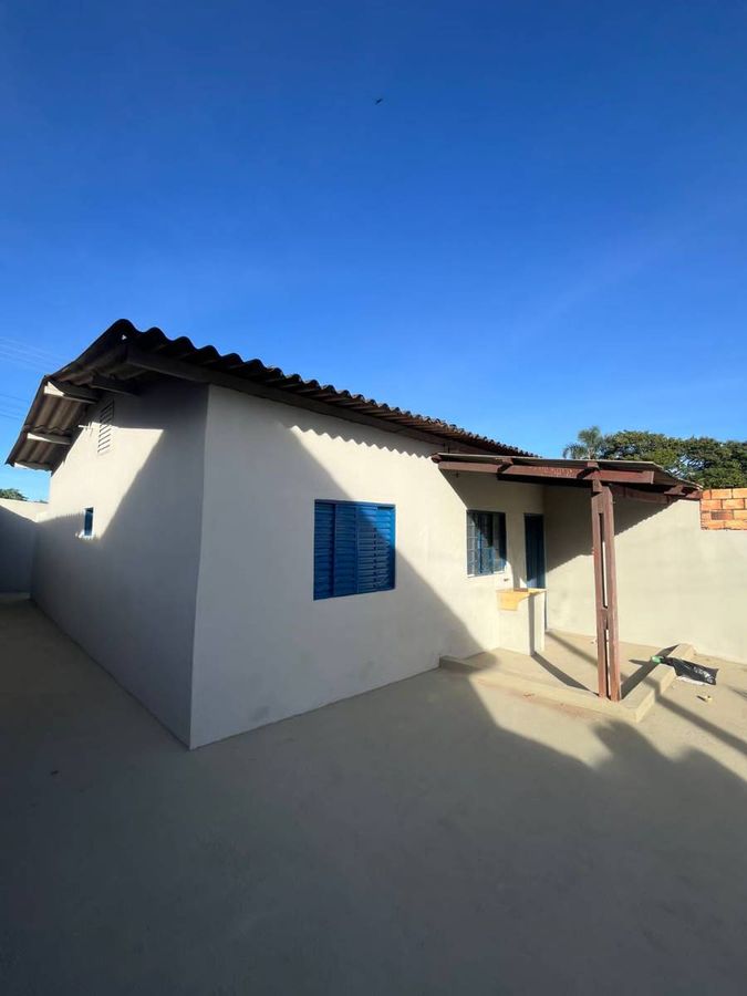 Casa à Venda com 2 Quartos e Entrada para Carro em Jardim Califórnia - Avaré - Casa em Jardim Califórnia, Avaré - à venda - CRYSTAL IMÓVEIS